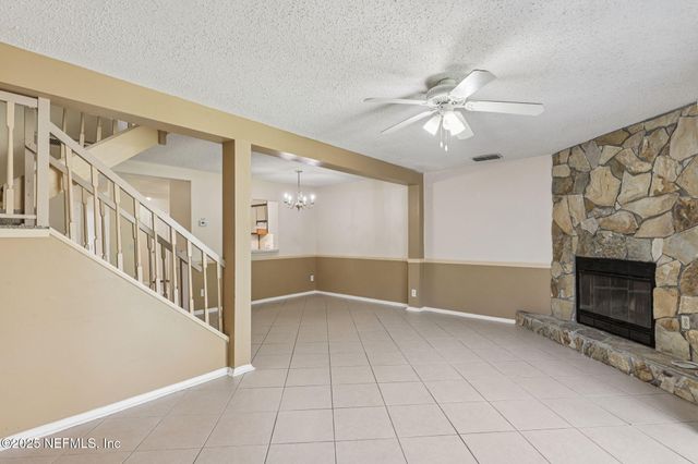 3015 COBBLEWOOD Lane E, Jacksonville, FL 32225