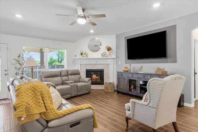 1284 Binfield Drive, Forney, TX 75126