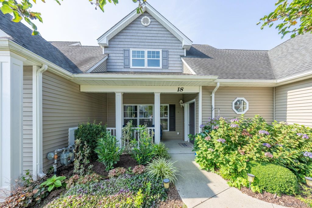 18 Kennsington Court, Riverhead, NY 11901