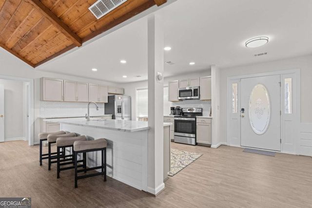 403 Long Shoals Drive, Eatonton, GA 31024