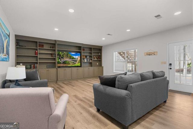 403 Long Shoals Drive, Eatonton, GA 31024