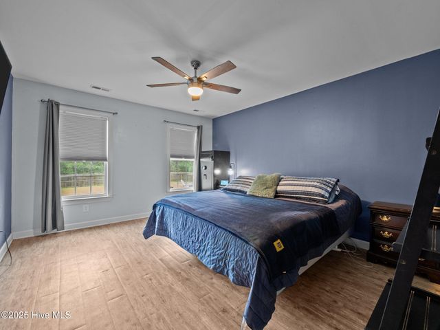 660 Riggs Road, Hubert, NC 28539