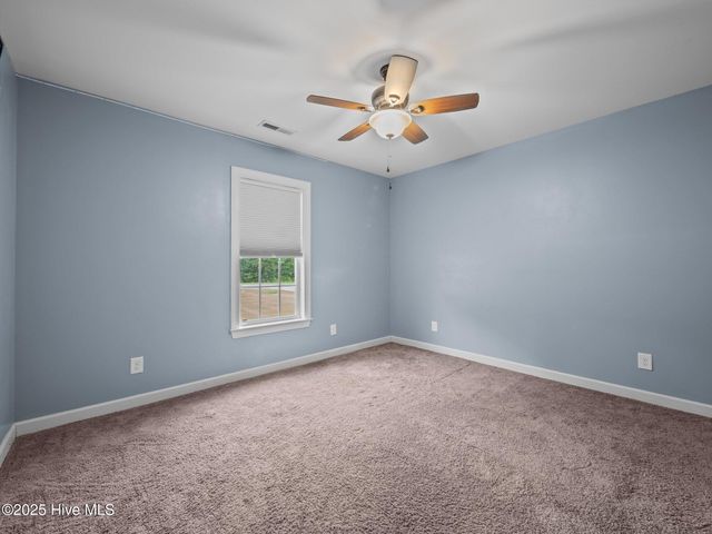 660 Riggs Road, Hubert, NC 28539