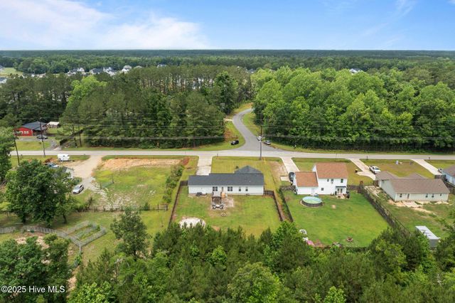 660 Riggs Road, Hubert, NC 28539