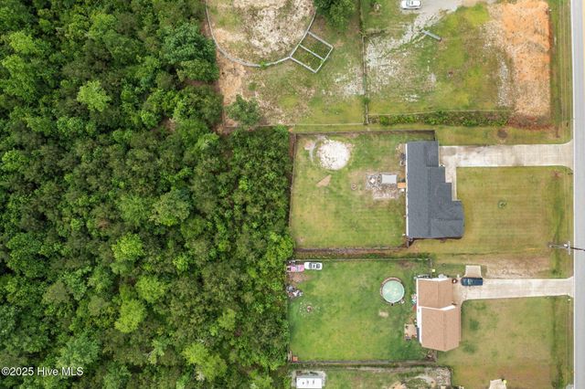 660 Riggs Road, Hubert, NC 28539