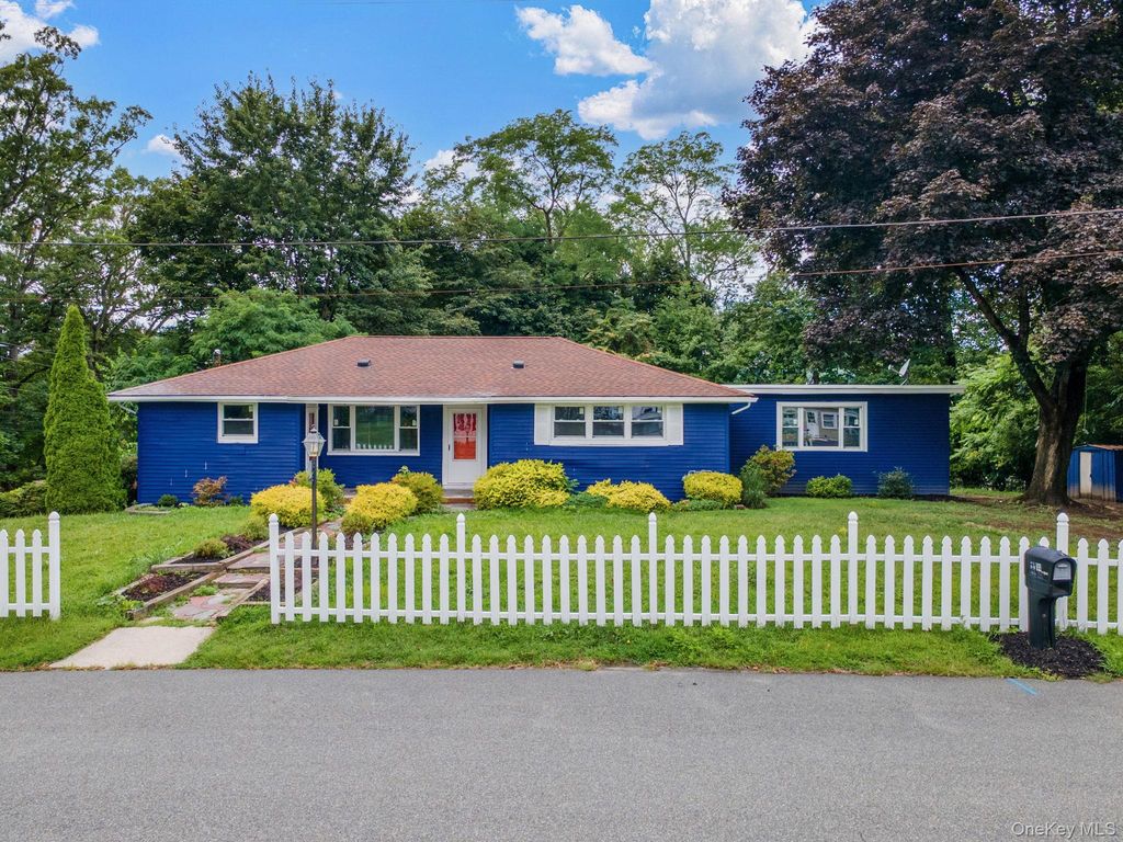 14 Windsor Drive, New Windsor, NY 12553