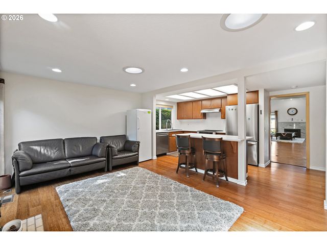 16399 Sw 129TH Ter, Portland, OR 97224