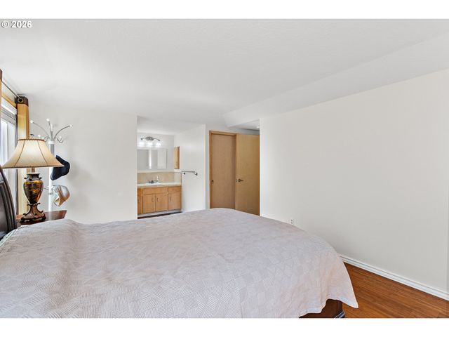16399 Sw 129TH Ter, Portland, OR 97224