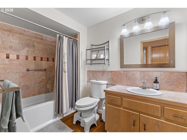 16399 Sw 129TH Ter, Portland, OR 97224
