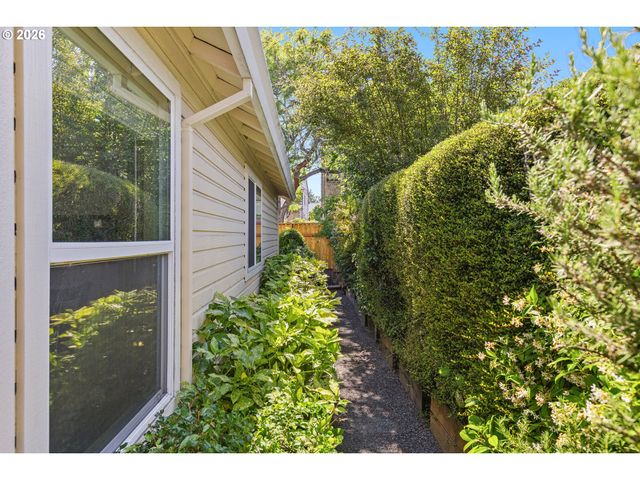 16399 Sw 129TH Ter, Portland, OR 97224
