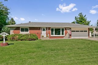 1870 Elizabeth Lane, Aurora, IL 60505