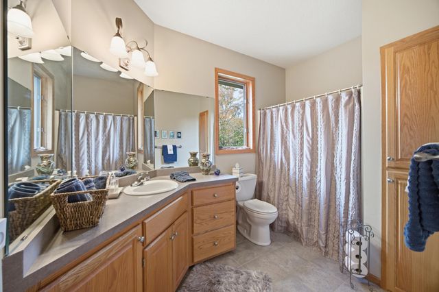 3882 219th Lane NE, East Bethel, MN 55011