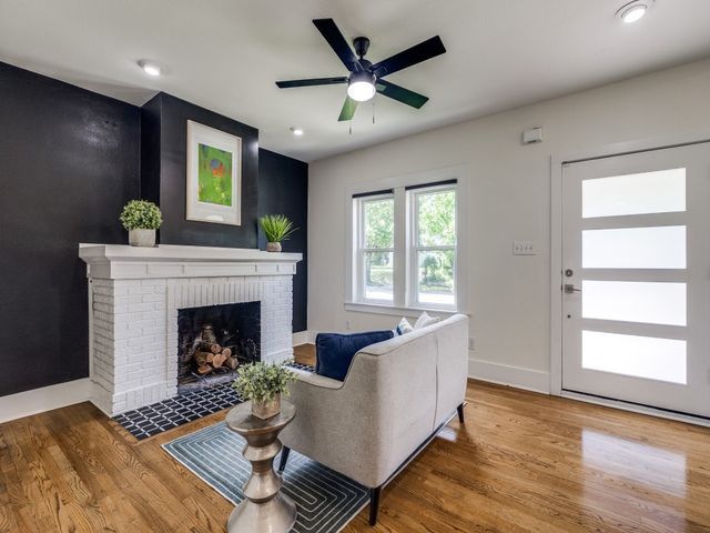 2719 W 12th Street, Dallas, TX 75211