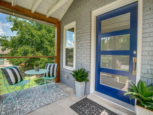 2719 W 12th Street, Dallas, TX 75211