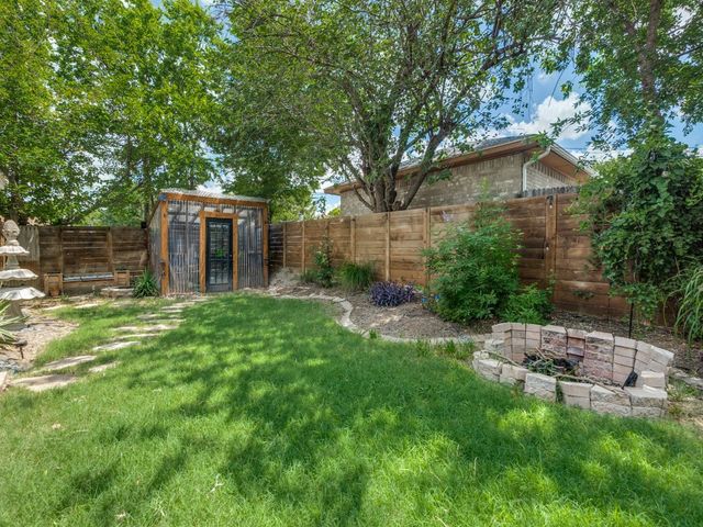 2719 W 12th Street, Dallas, TX 75211