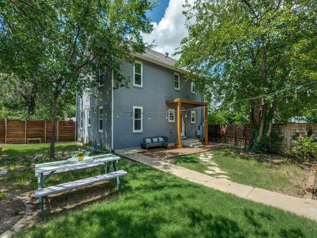 2719 W 12th Street, Dallas, TX 75211