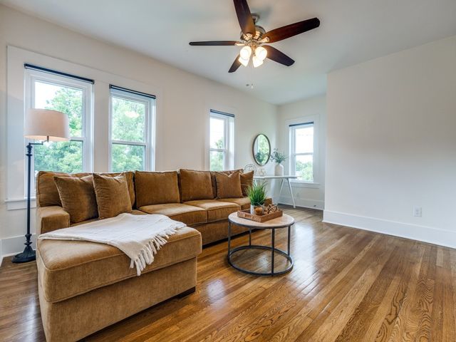 2719 W 12th Street, Dallas, TX 75211