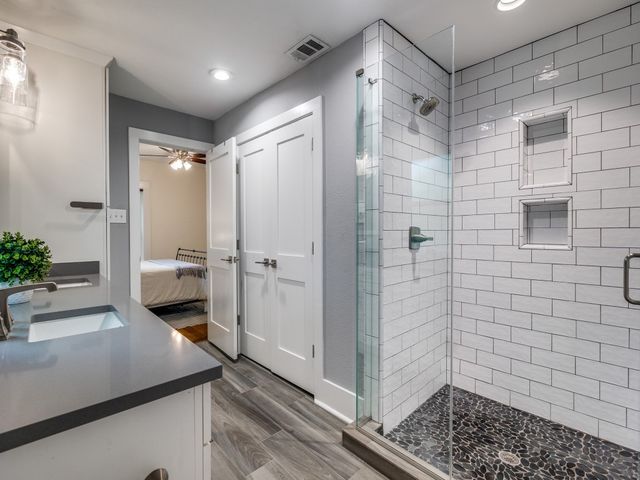 2719 W 12th Street, Dallas, TX 75211