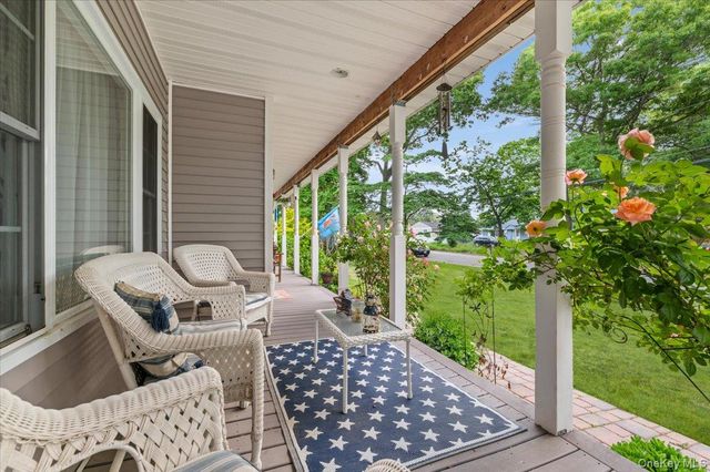 7 Maple Avenue, Holbrook, NY 11741