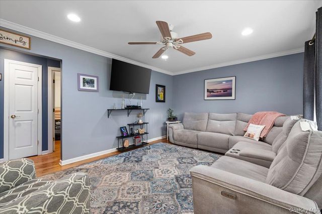 7 Maple Avenue, Holbrook, NY 11741