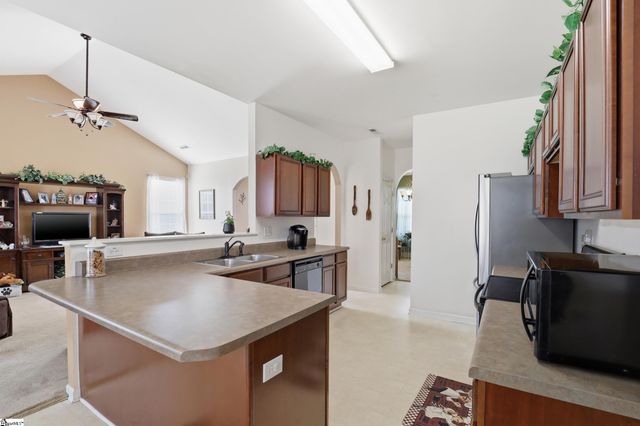 6 Fount De Leon Court, Fountain Inn, SC 29644
