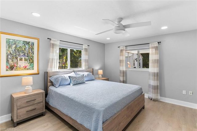 699 99th AVE N, Naples, FL 34108