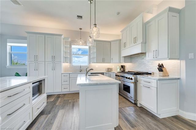 1460 Middle Gulf DR, Sanibel, FL 33957