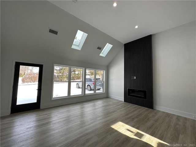 14 Tod Road, Norwalk, CT 06851