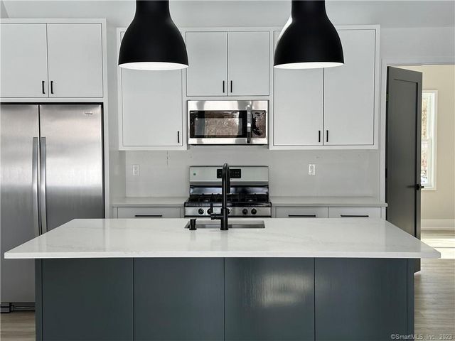 14 Tod Road, Norwalk, CT 06851