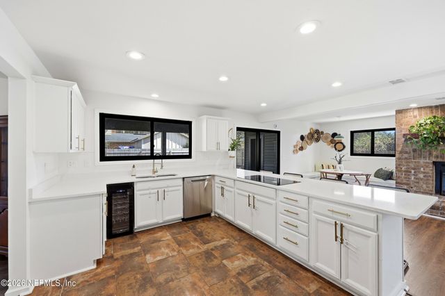 3857 SANDY SHORES Drive, Jacksonville, FL 32277