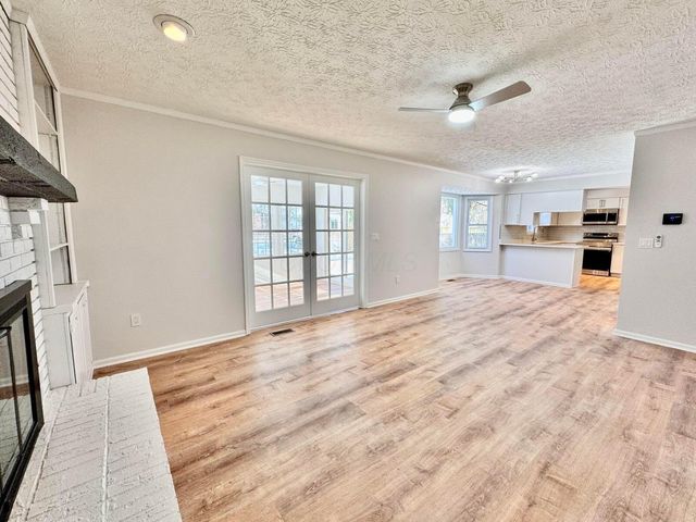 7907 Sarahurst Drive, Dublin, OH 43016