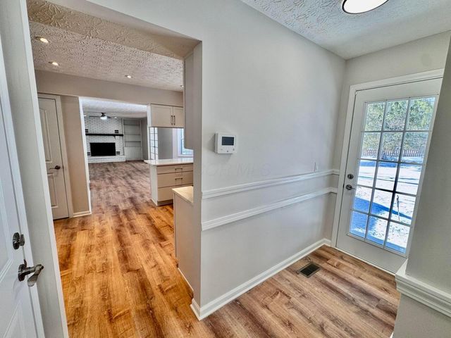 7907 Sarahurst Drive, Dublin, OH 43016