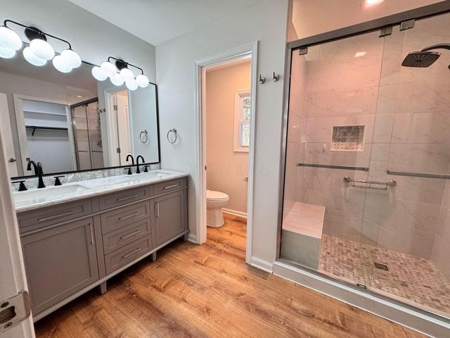 7907 Sarahurst Drive, Dublin, OH 43016