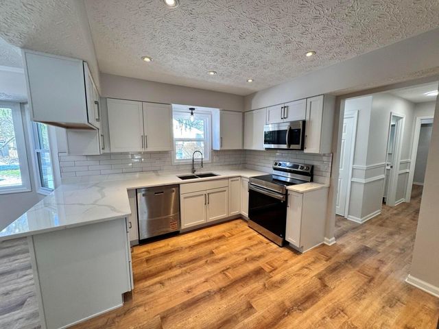 7907 Sarahurst Drive, Dublin, OH 43016