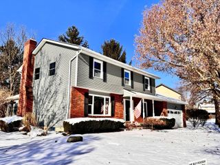 7907 Sarahurst Drive, Dublin, OH 43016