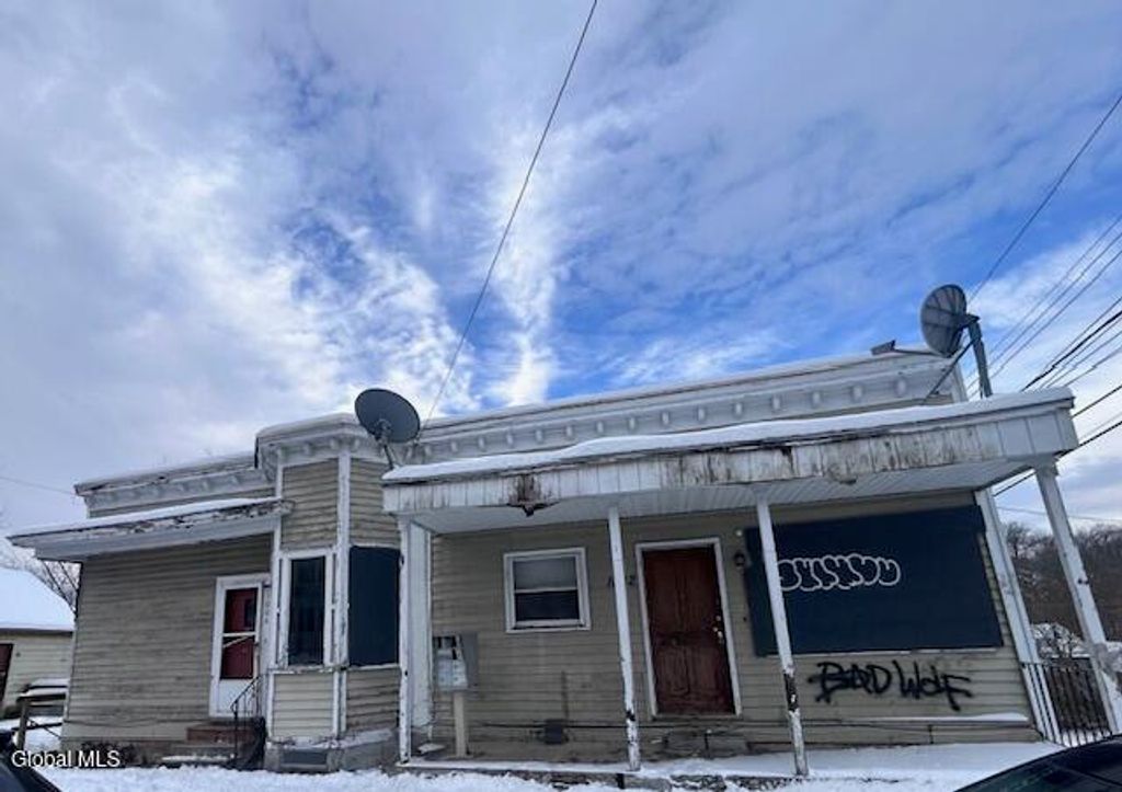 1002 Davis Terrace, Schenectady, NY 12303