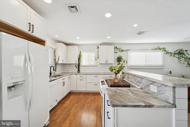 613 SPRINGFIELD AVE, Folsom, PA 19033