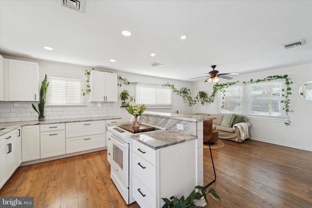 613 SPRINGFIELD AVE, Folsom, PA 19033