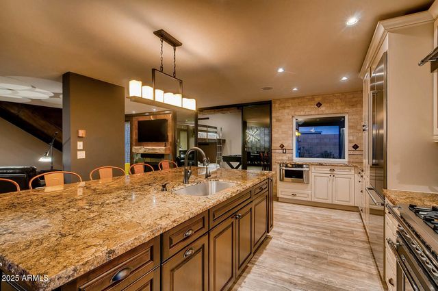 6521 E BEVERLY Lane, Scottsdale, AZ 85254