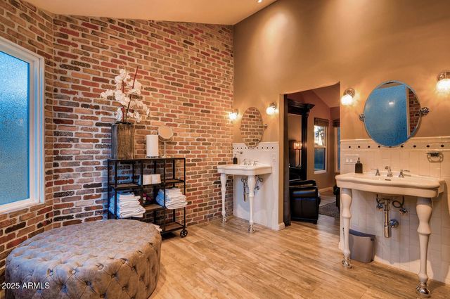 6521 E BEVERLY Lane, Scottsdale, AZ 85254