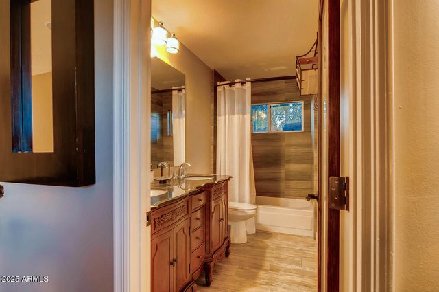 6521 E BEVERLY Lane, Scottsdale, AZ 85254