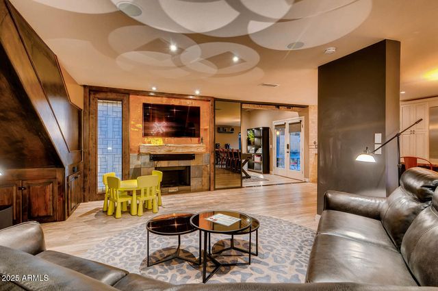 6521 E BEVERLY Lane, Scottsdale, AZ 85254