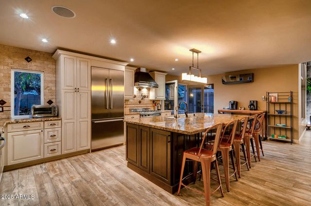 6521 E BEVERLY Lane, Scottsdale, AZ 85254