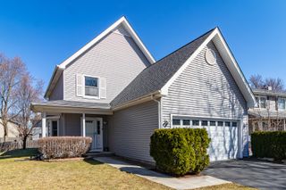 1577 Pinetree Drive, Gurnee, IL 60031