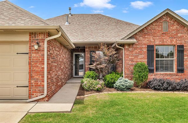 1209 Penn Lane, Moore, OK 73160