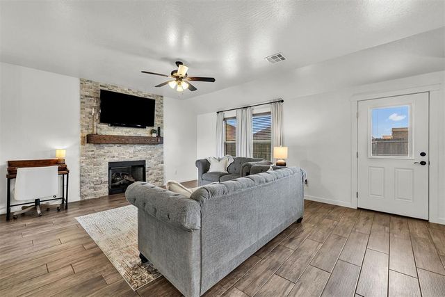 1209 Penn Lane, Moore, OK 73160