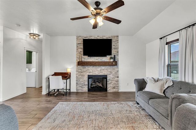 1209 Penn Lane, Moore, OK 73160