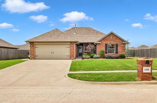 1209 Penn Lane, Moore, OK 73160