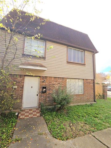 8379 La Roche Lane, Houston, TX 77036