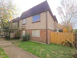 8379 La Roche Lane, Houston, TX 77036